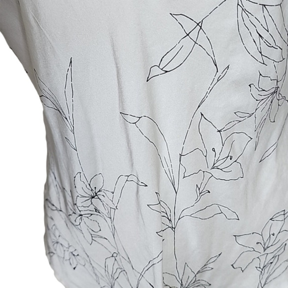 Sarah Spenser 100% silk floral top, size L - Picture 2 of 7